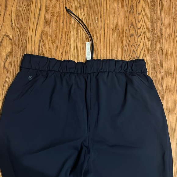LuLulemon pants - Picture 8 of 9